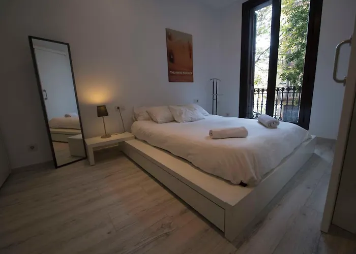 Roger De Lluria Design Apartment Barcelona