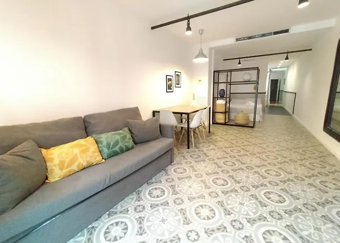 Liceu Apartments By Gaiarooms Барселона