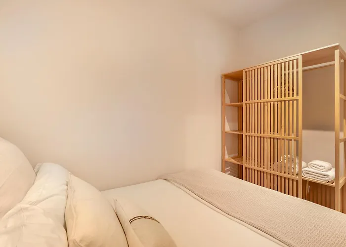 C211 Barcelona Apartments