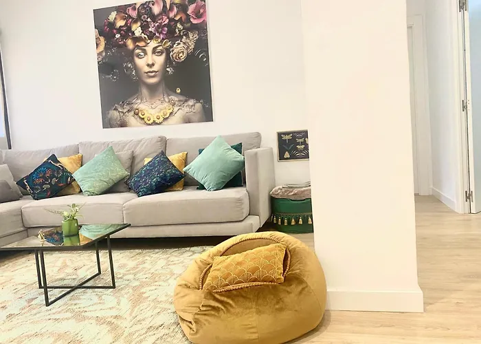 Barcelona Chic Apartments- Free Parking - 10 Min Bcn Center By Metro