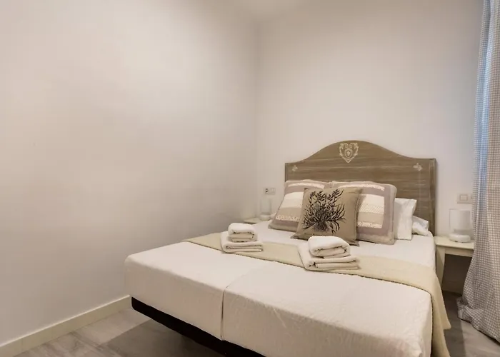 Pere Serafi 2 Bedroom Apartment Barcellona