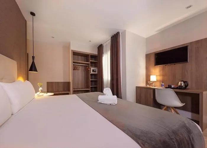 Hotel Oasis Барселона