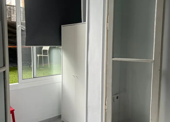 Rooms In Spacious Apartment In City Center Barcellona
