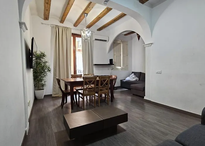 Romantic 19Th Century Apartment Barcellona