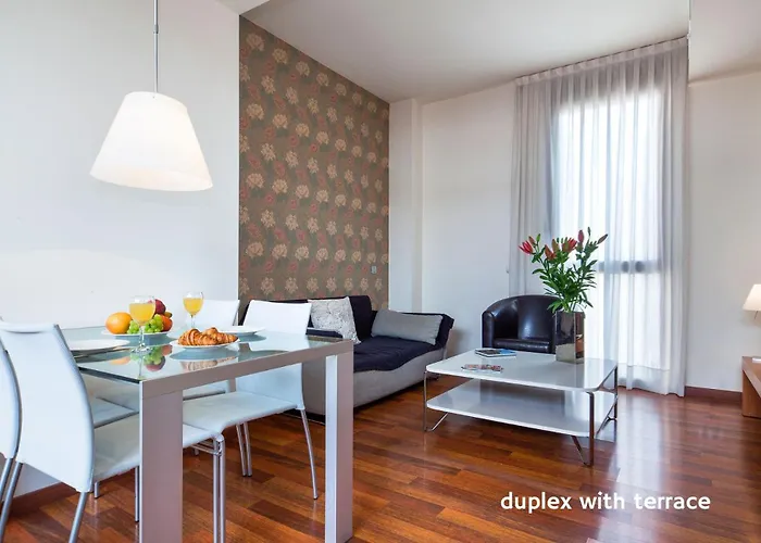 Inside Barcelona Apartments Mercat