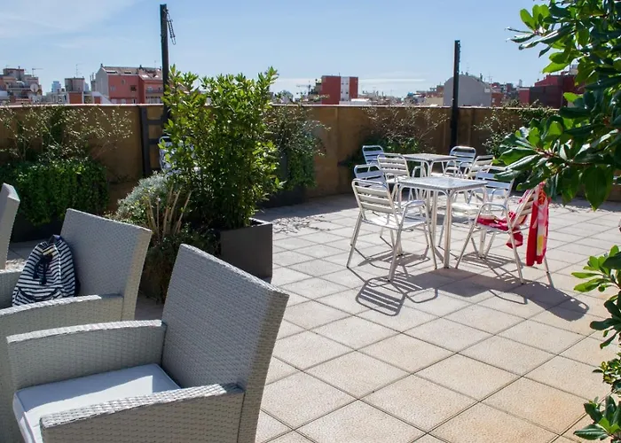 Happy People Gaudi Sant Pau Apartments Barcelona
