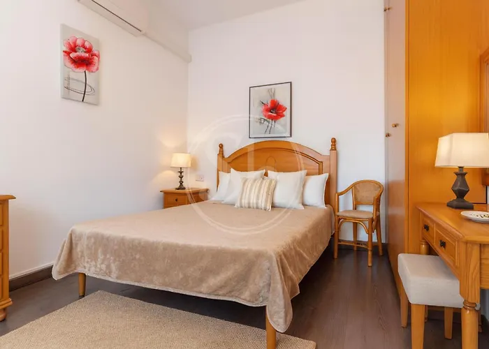 Prime Sagrada Familia Apartment For 6 Barcellona