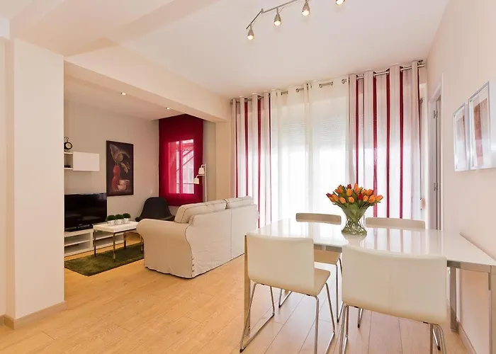 Modern Apartment With Balcony Near Camp Nou Barcelona