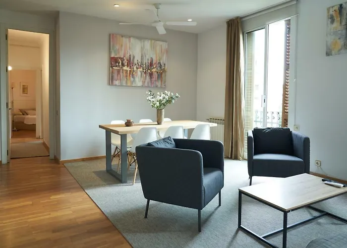 Spacious & Comfortable Flat In Centric Eixample Barcellona