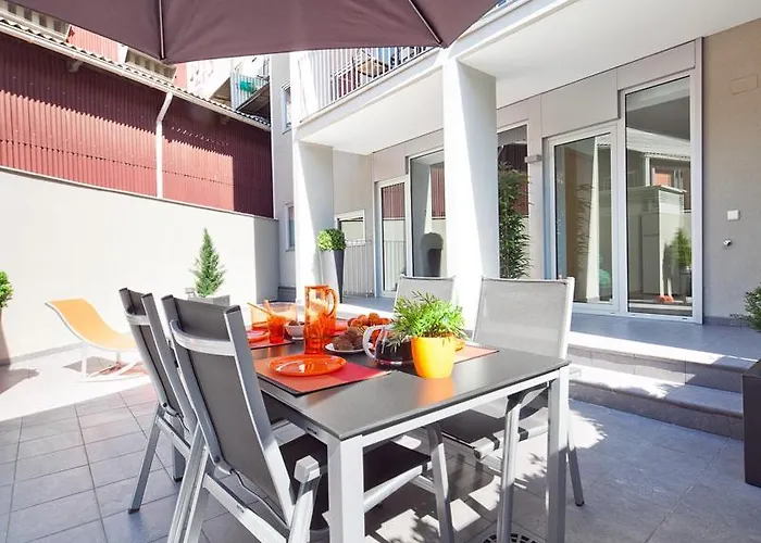 Charmsuites Paralel