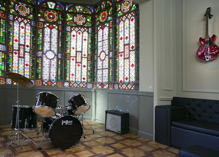 Sant Jordi Hostels Rock Palace