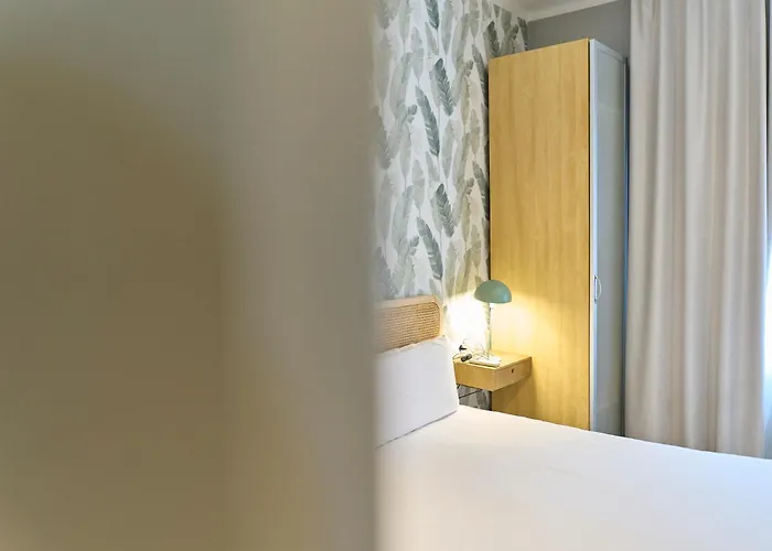 Fira Apartments By Gaiarooms